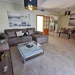 VILLA DE LUJO CON PISCINA PRIVADA, JACUZZI y BARBACOA