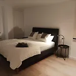Moderno Apartamento Con Garaje Junto Corte Ingles