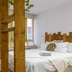 Romea Suites