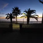 Chalet A 5 Metros Del Mar.Wifi Gratis