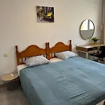 Villa Mare - 2 Beds With Balcony, Patio And Pool And Direct Park Access