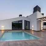 Apartamento De Diseno Con Piscina Y Gimnasio By Elconserje