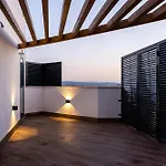 Apartamento De Diseno Con Piscina Y Gimnasio By Elconserje