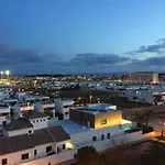 Baja B Beauty, Lo Pagan