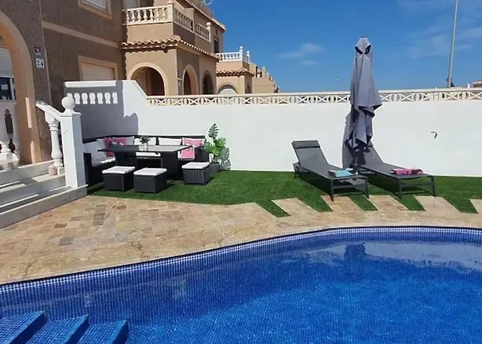 Villa Estrellita - 2 Bedroom Villa With Private Pool