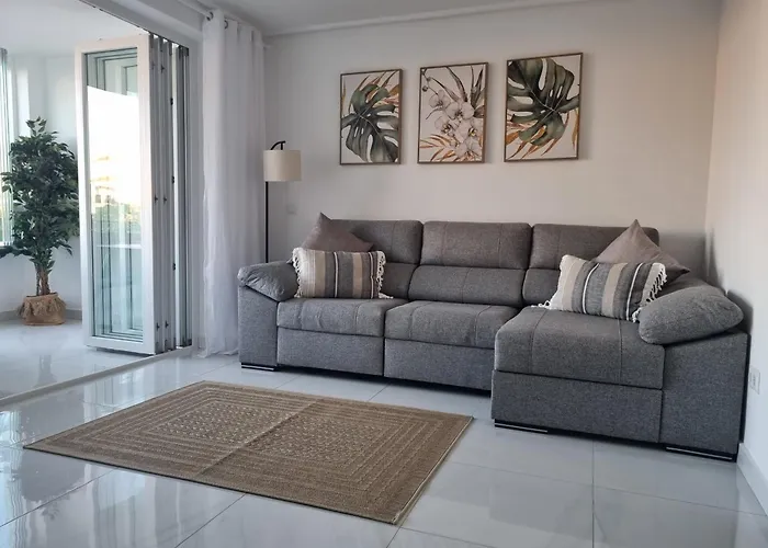 Modern 2 Bed Apartment At Hacienda Riquelme