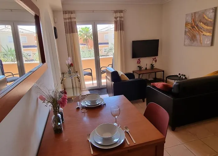 Casa Rebecca, Apartment With A Poolview