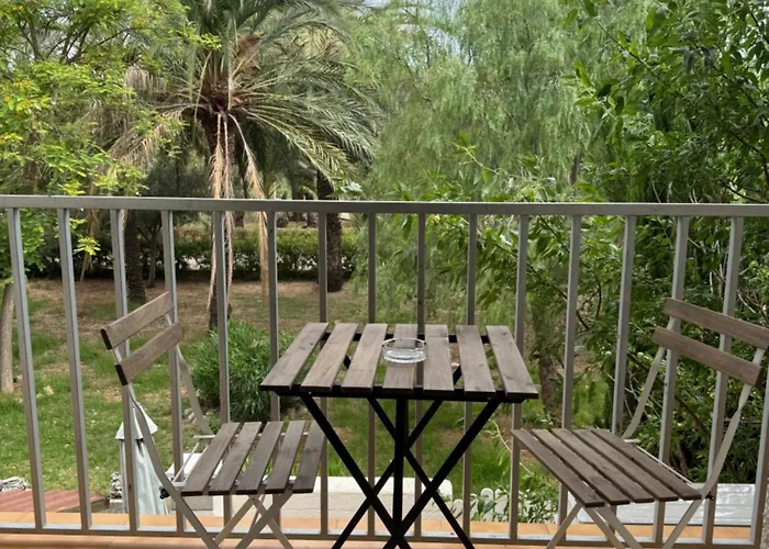 Villa Mare - 2 Beds With Balcony, Patio And Pool And Direct Park Access