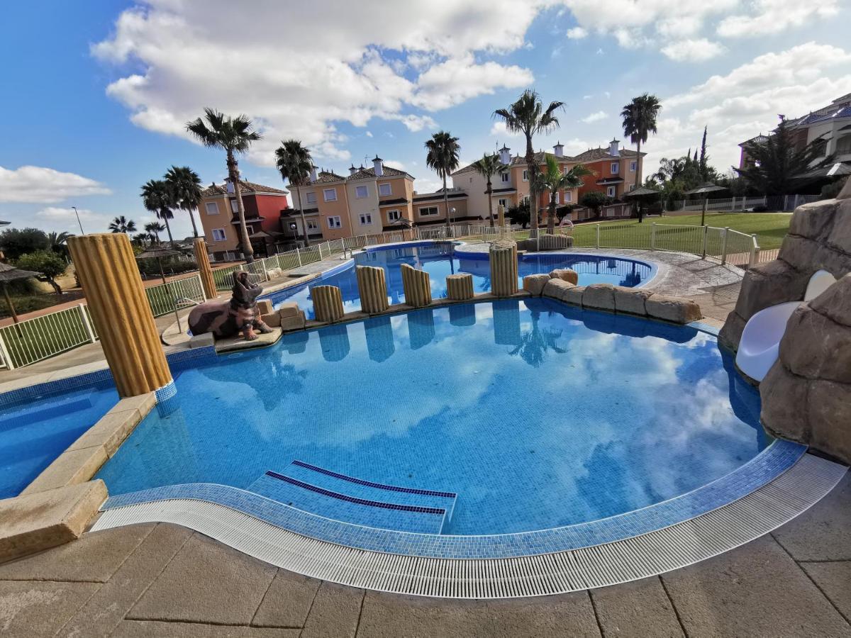 Nuevo Con Piscina En El Campo De Golf Mosa Trajectum