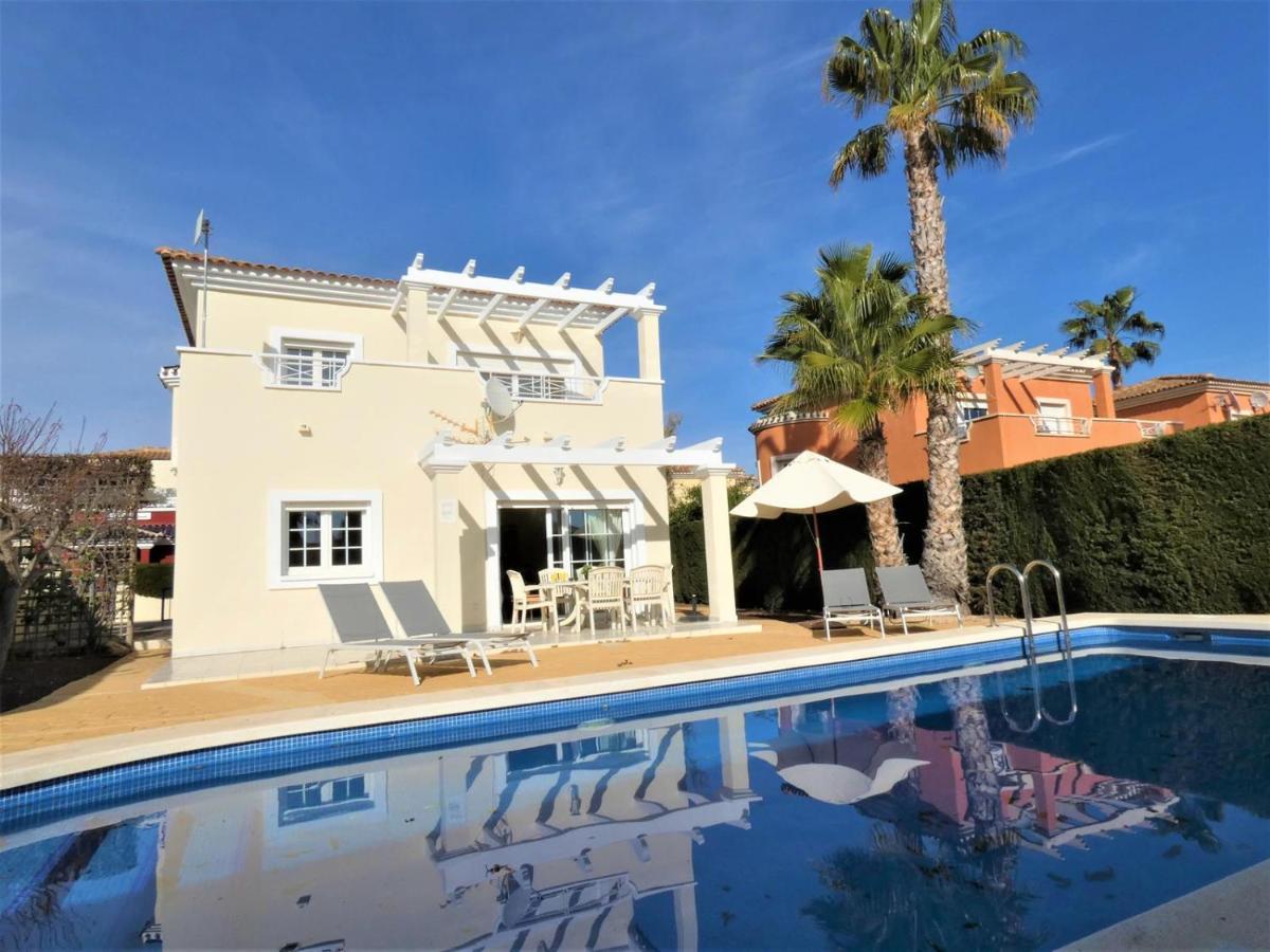 De - Relaxing With Private Pool