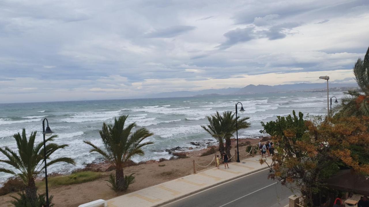 En Primera Linea De Mar.