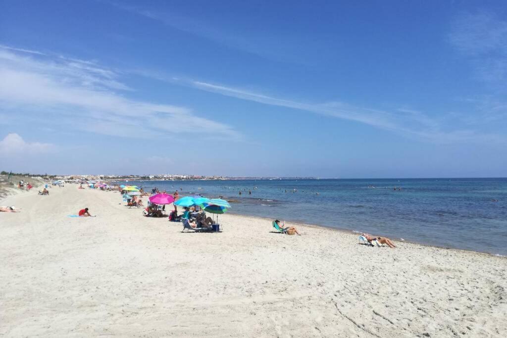 A 5 Metros Del Mar.wifi Gratis Apartamento Murcia