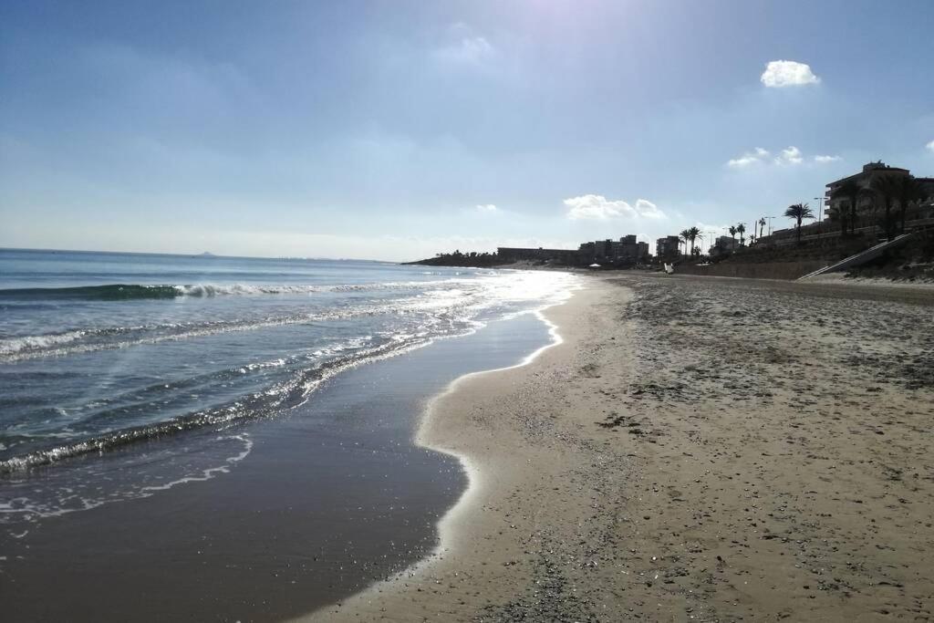 A 5 Metros Del Mar.wifi Gratis