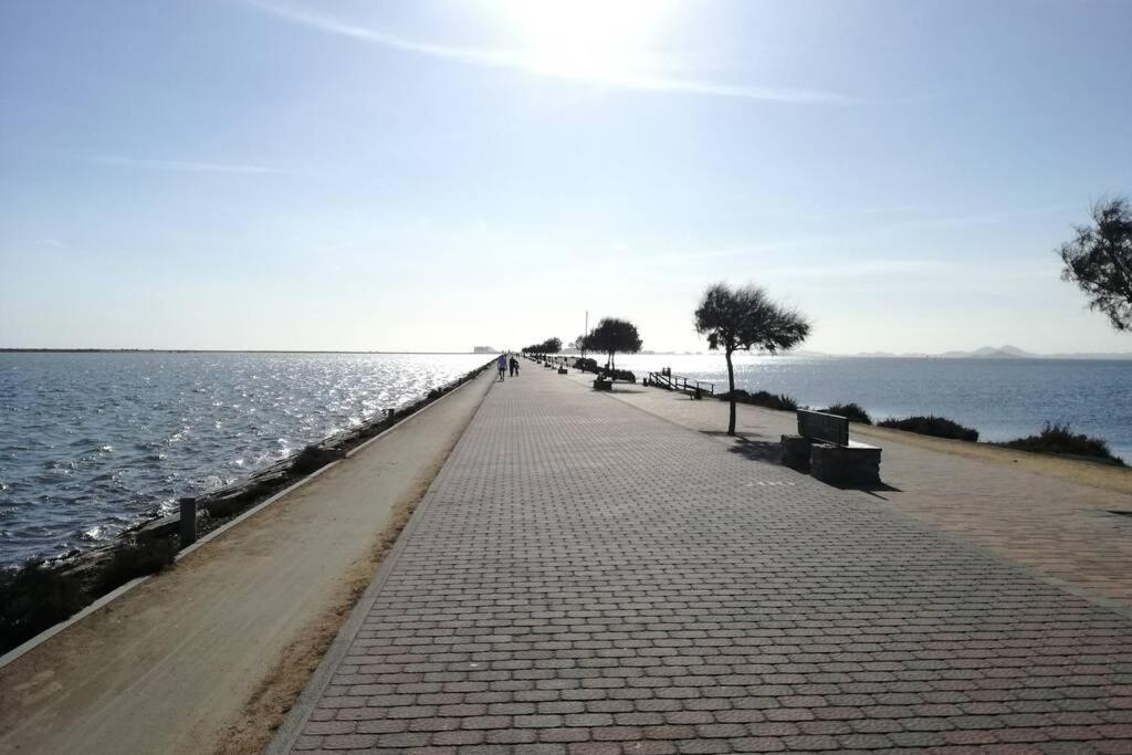 A 5 Metros Del Mar.wifi Gratis Apartamento Murcia