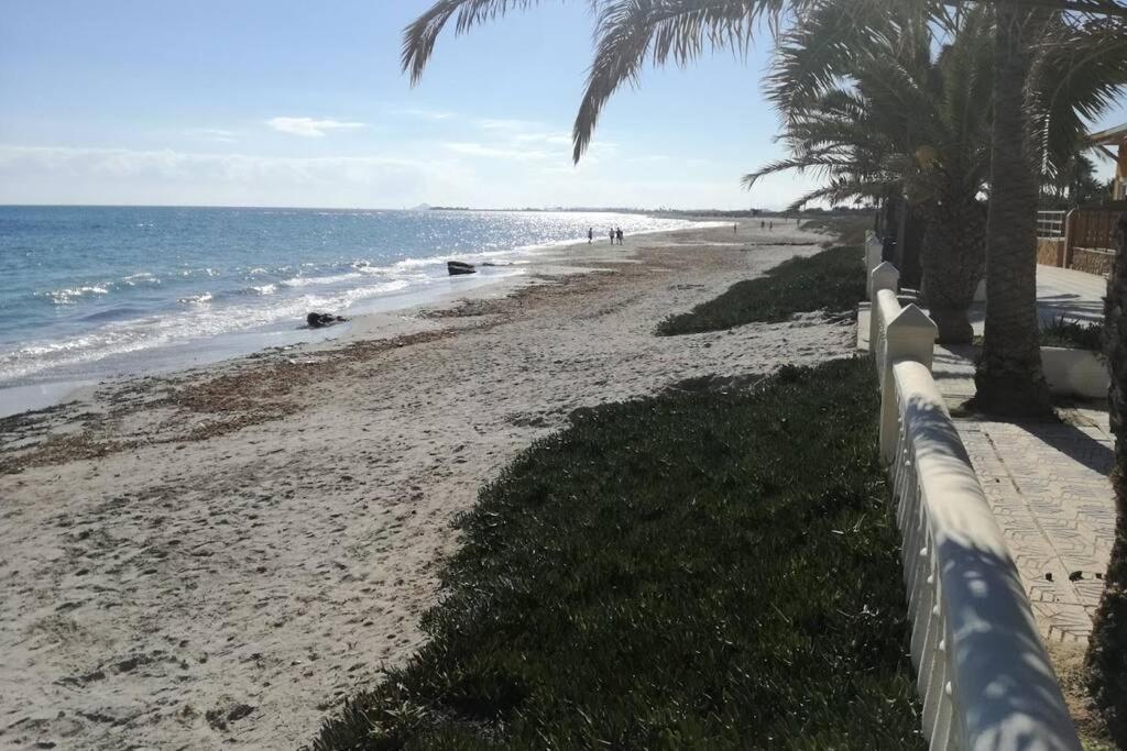 A 5 Metros Del Mar.wifi Gratis Apartamento
