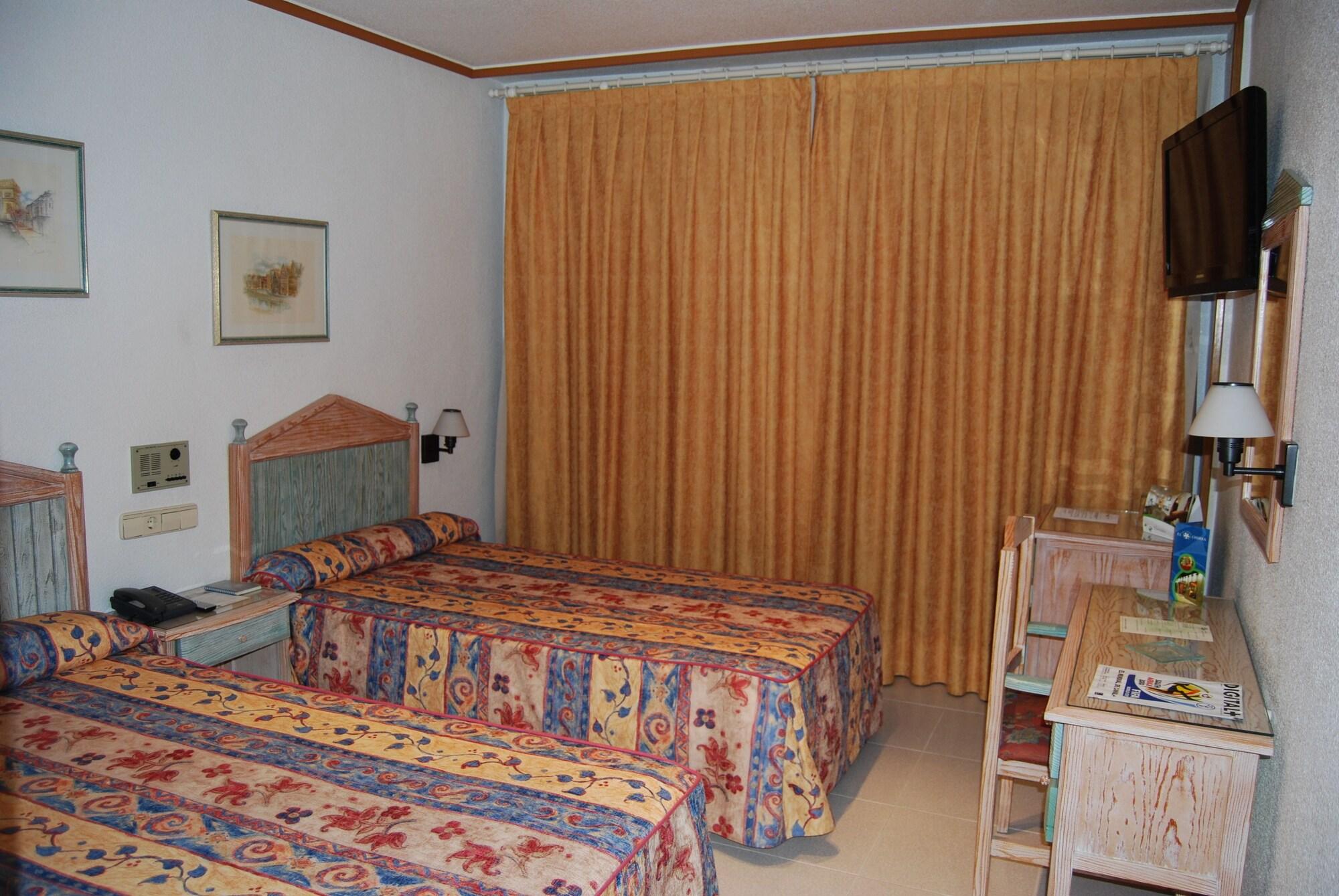 Azahar Hotel 3*