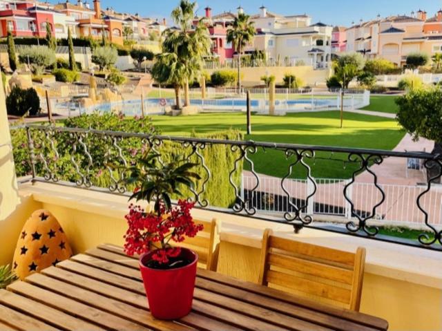 Magnífico-amplio 2 Plantas Piscina Altaona