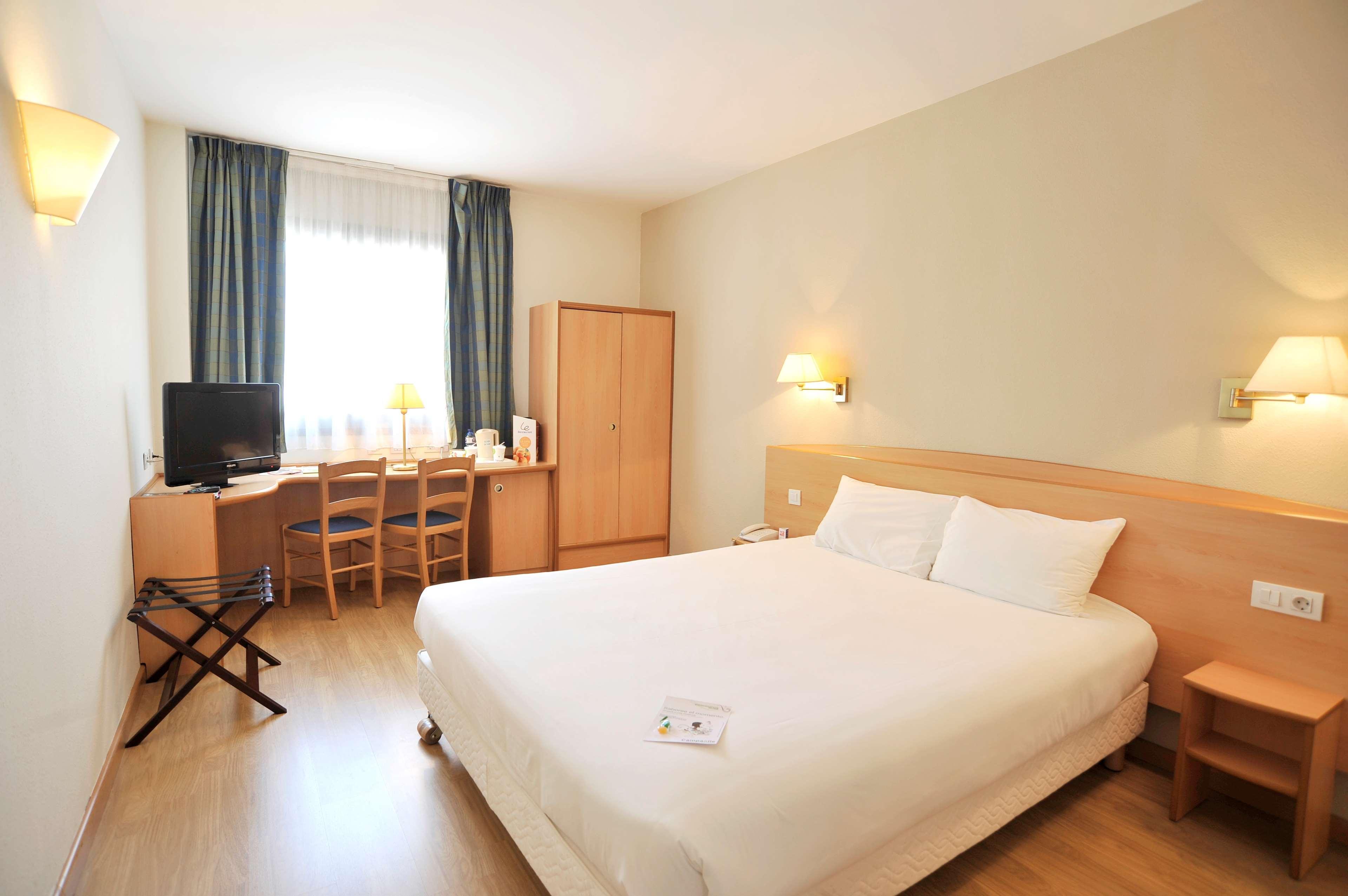 Travelodge Hotel 2*