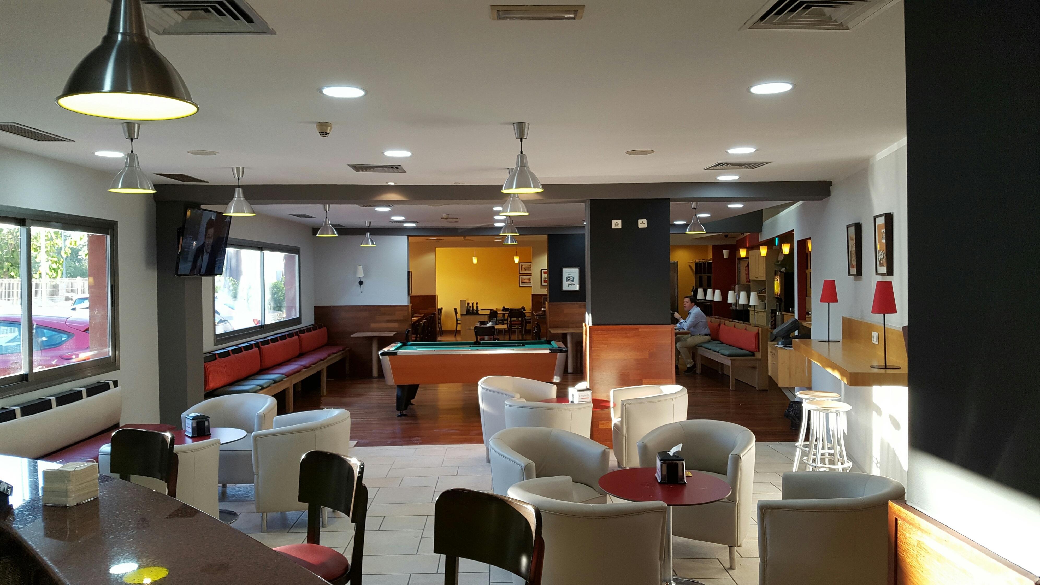 Travelodge Hotel 2*