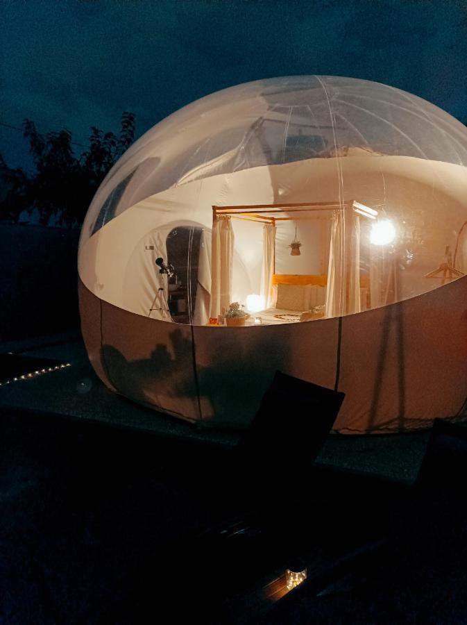 Bed and breakfast Burbuja Deluxe En *