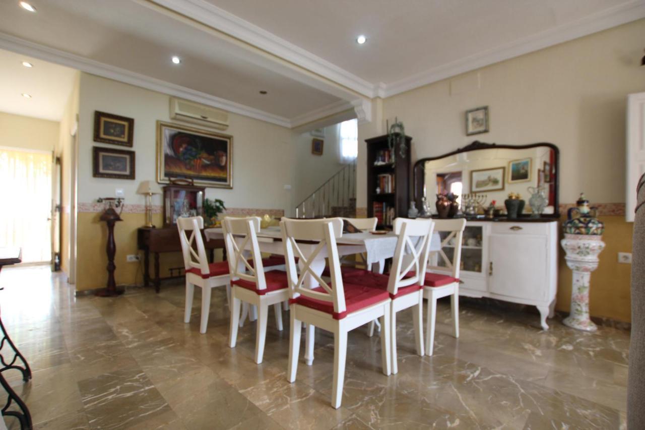 Chalet Con Piscina Privada A 2 Min Centro Comercial La Noria
