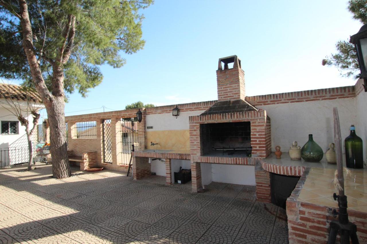 Chalet Con Piscina Privada A 2 Min Centro Comercial La Noria Chalet