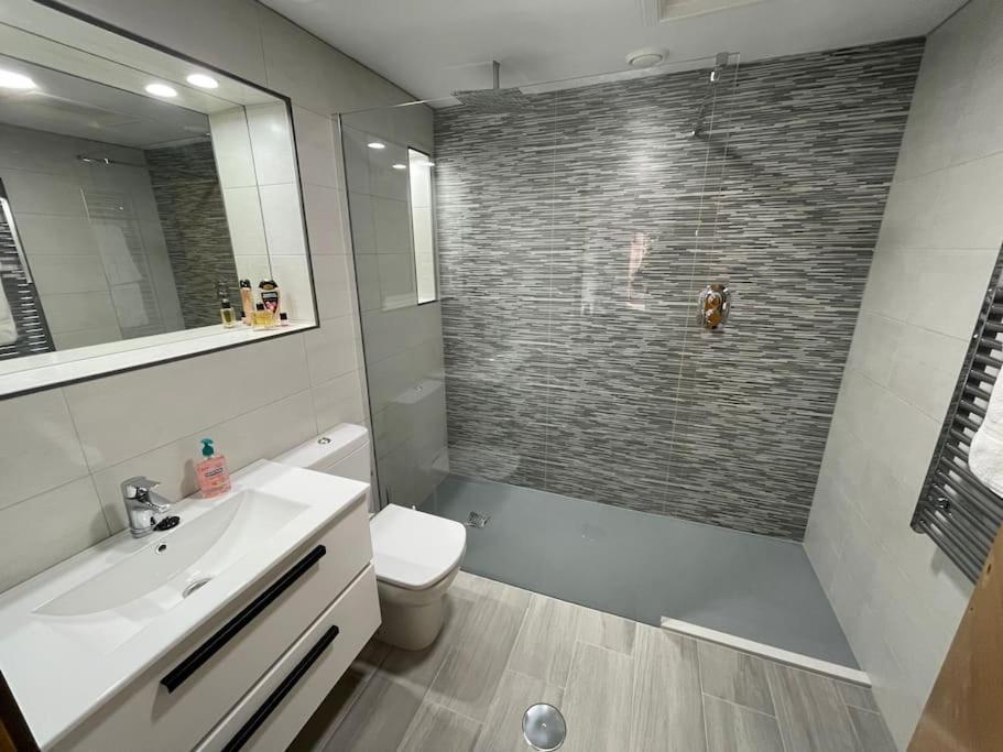 Mar Menor Golf Resort, Luxury Sleeps 6, Views Apartment *