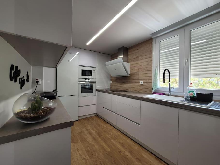 Zen & Modern Stile - Quiet, Bright & Spacious.