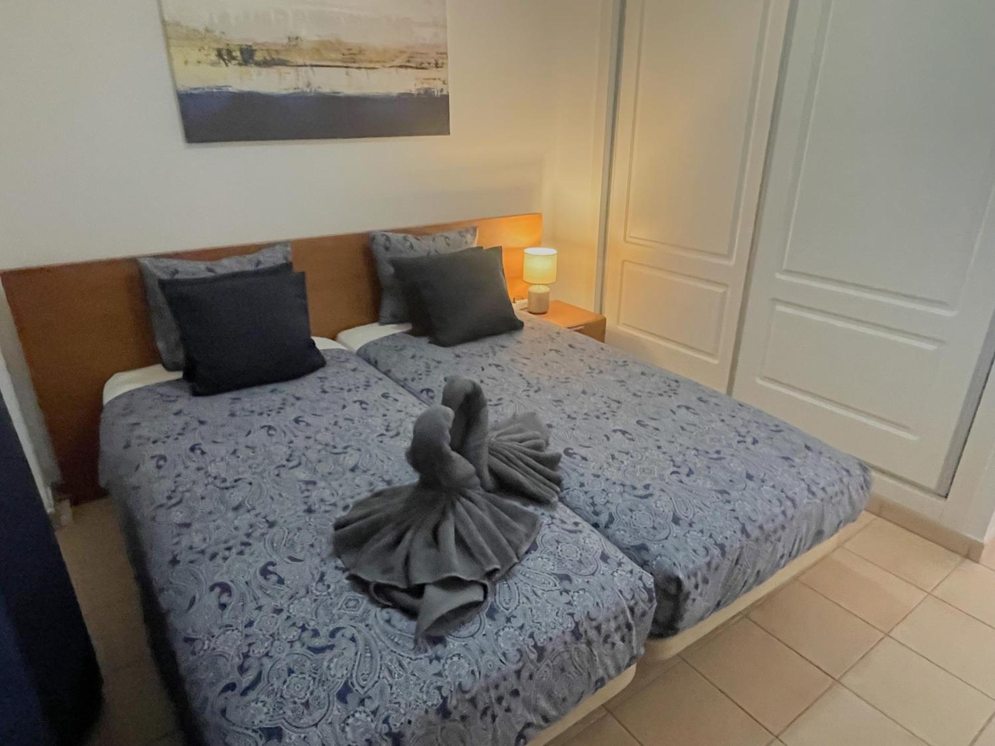Apartamento Casa Isabel, With A Shared Pool *
