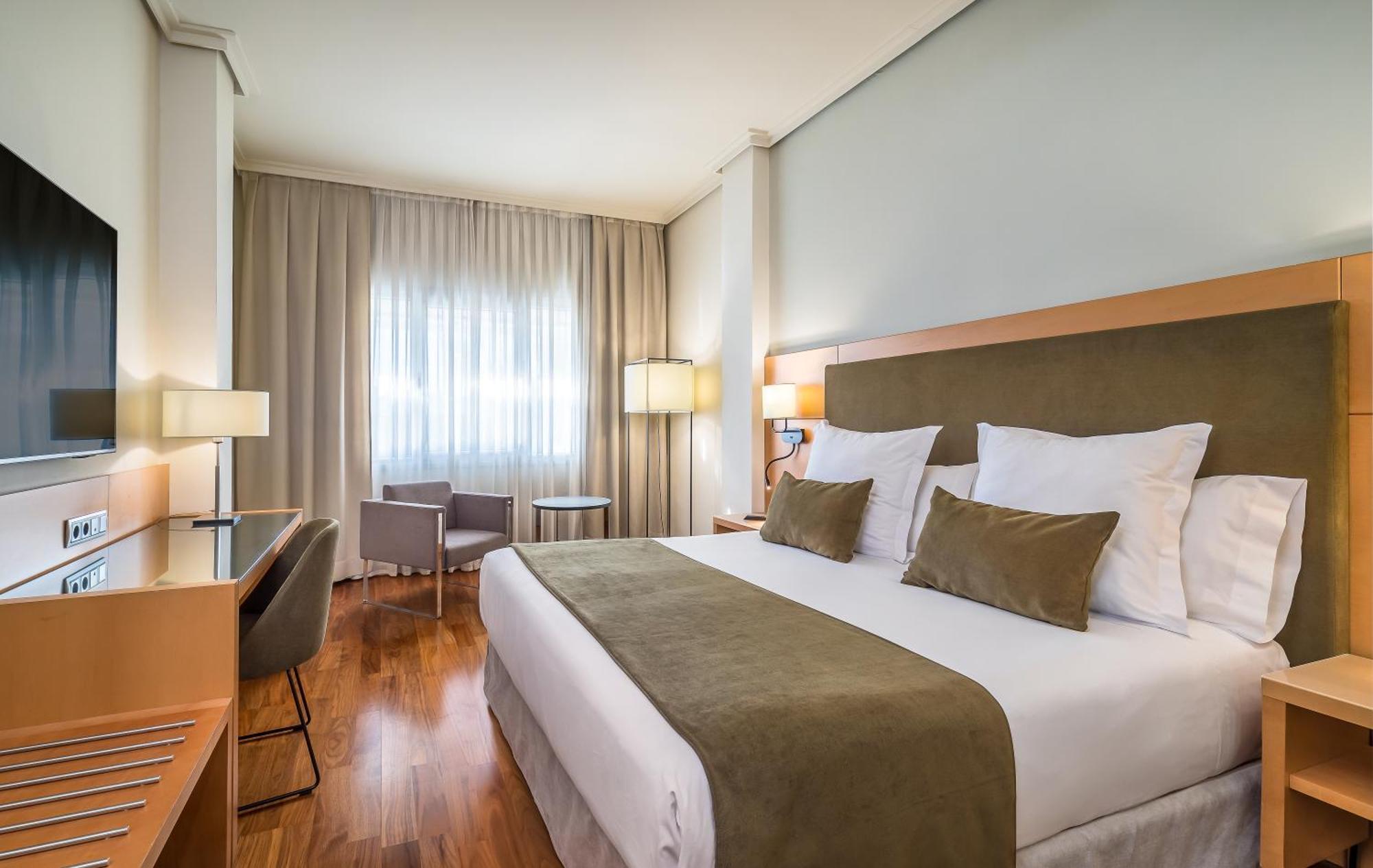 Hotel Occidental Siete Coronas