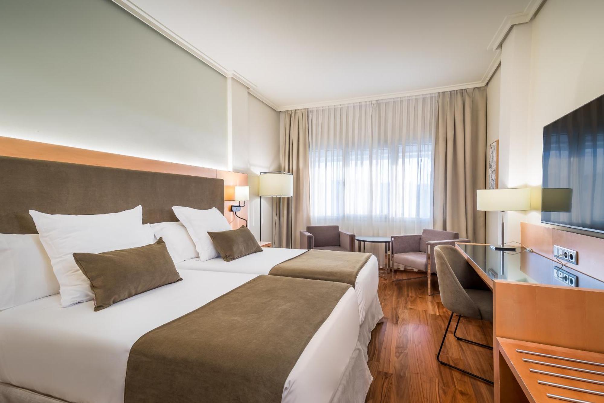 Hotel Occidental Siete Coronas