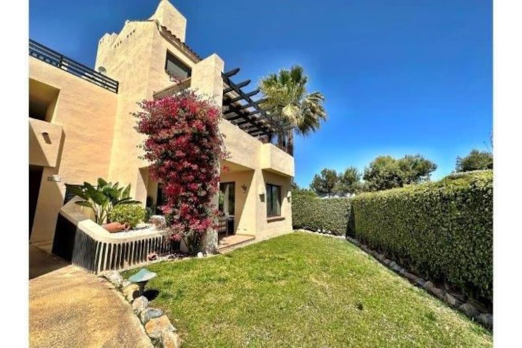 Casa Leigh Apartment
