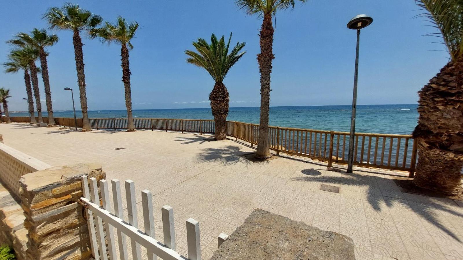 A 5 Metros Del Mar.wifi Gratis Apartamento