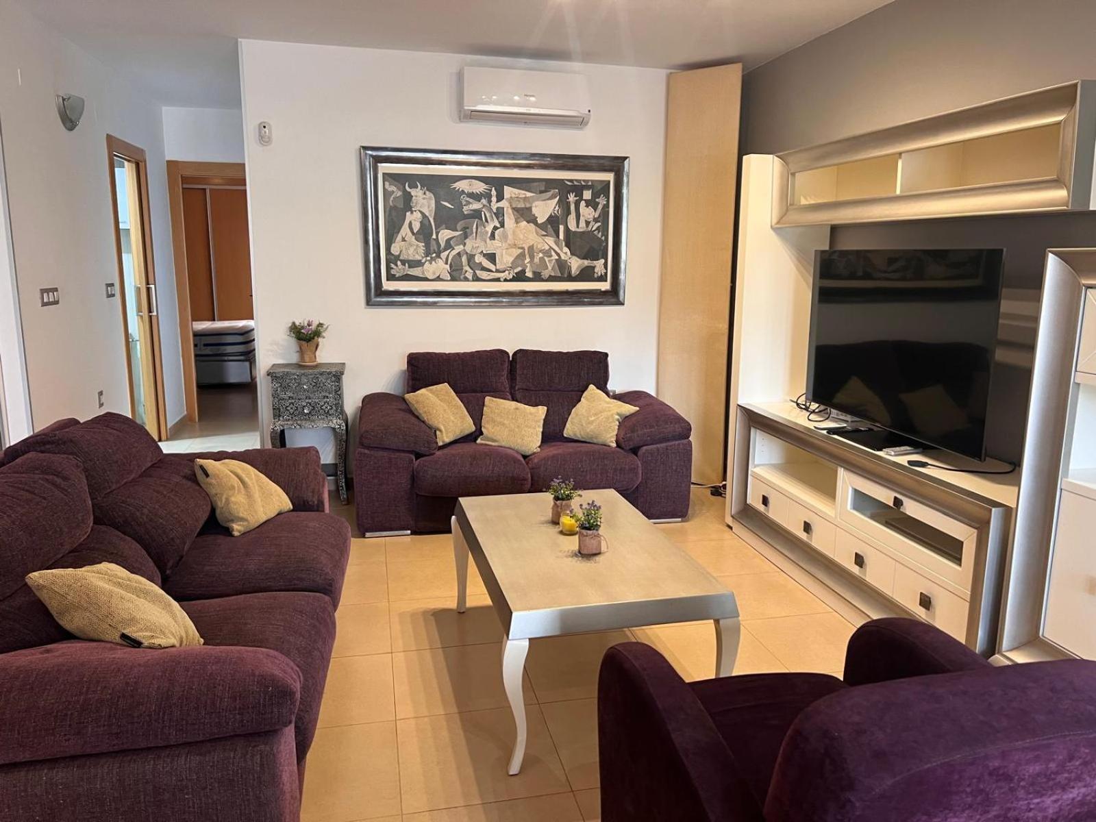 Casa Krystyna, Primera Linea