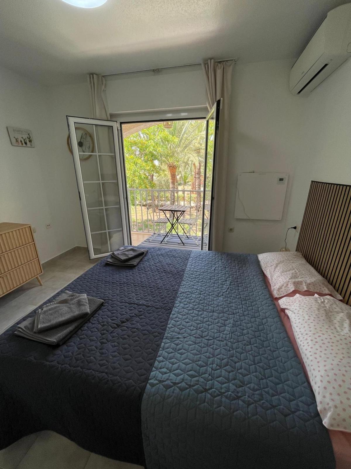 Mare - 2 Beds With Balcony, Patio And Pool And Direct Park Access *