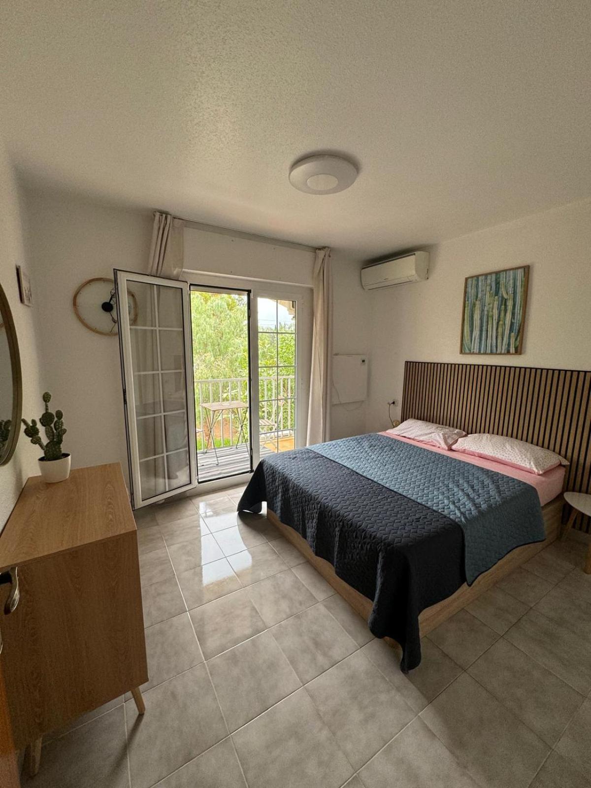 Сasa de vacaciones Mare - 2 Beds With Balcony, Patio And Pool And Direct Park Access