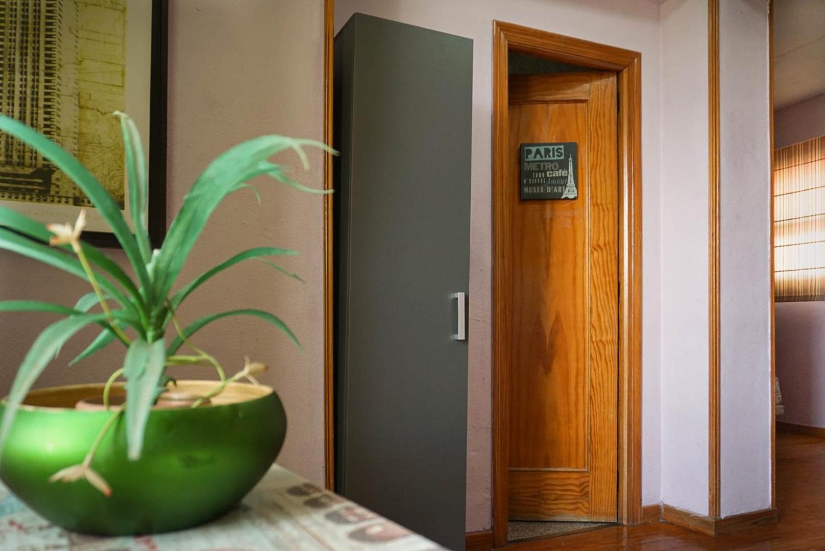 La Casa Hostal