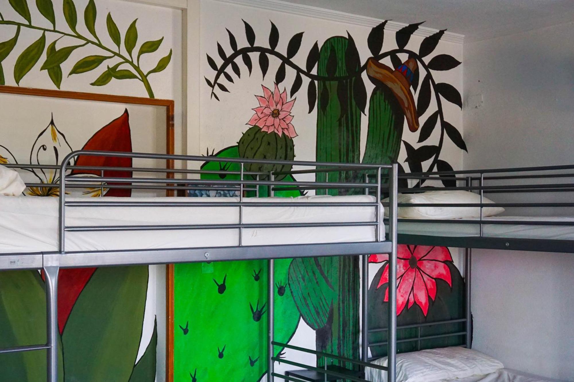 La Casa Hostal