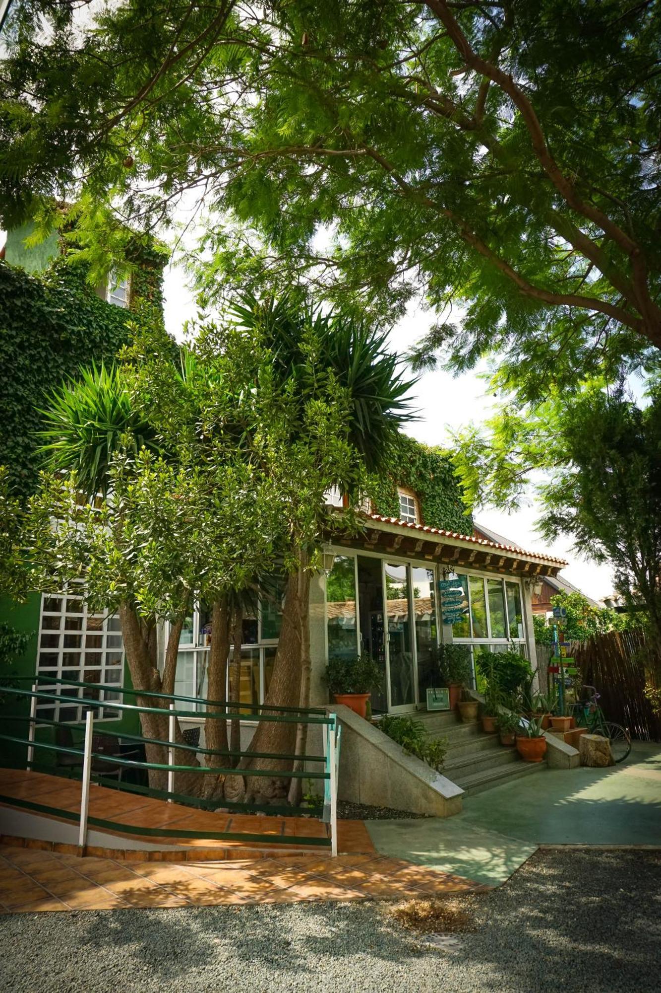 Hostal La Casa *