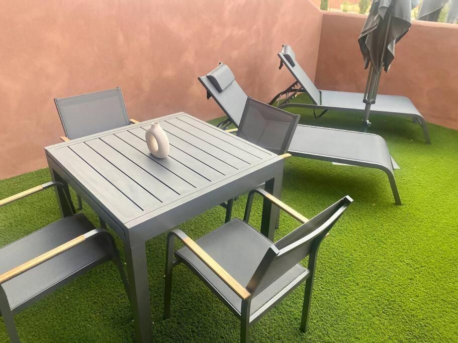 Piscina Chic Con Gran Terraza