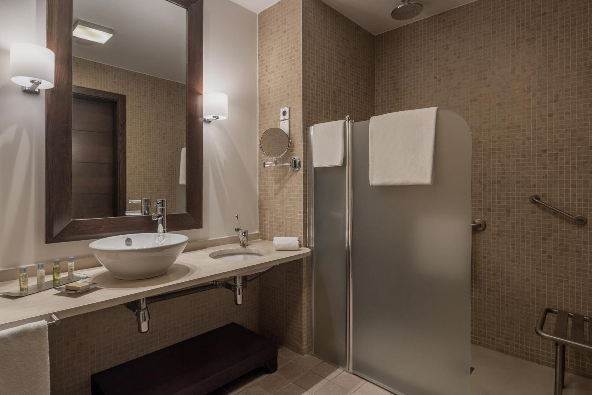 Doubletree By Hilton La Torre Golf