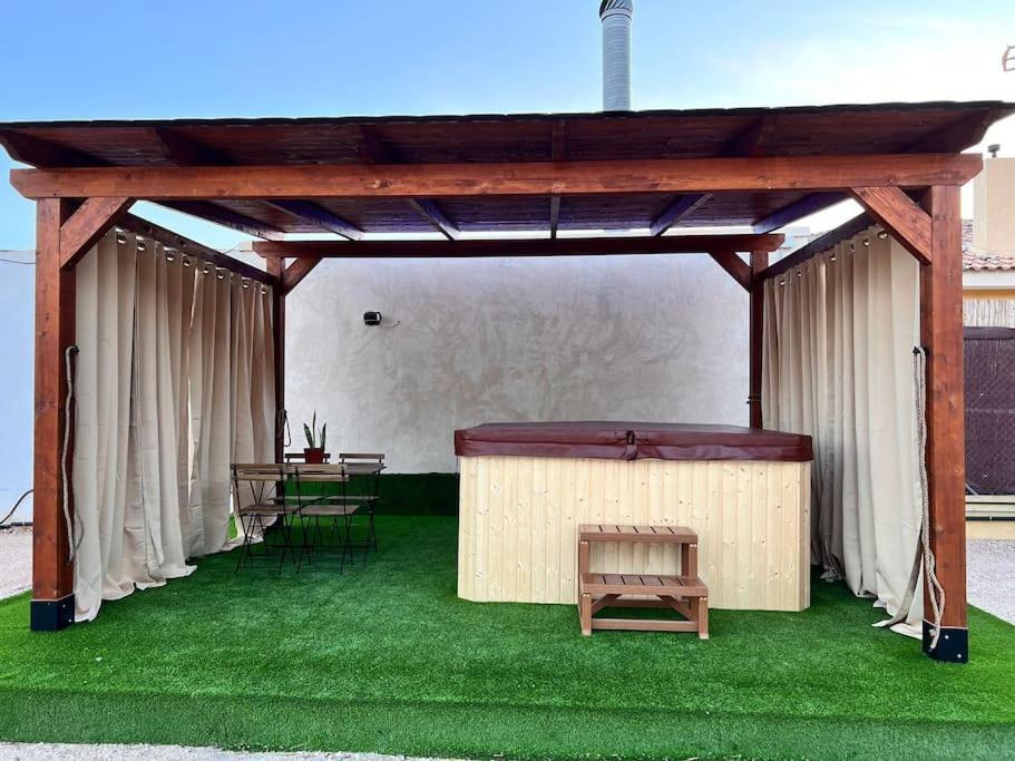 De Ensueno Con Jacuzzi Exterior Y Barbacoa Сasa de vacaciones
