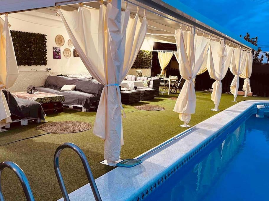 Holiday home A 4km De Con Piscina Y Caliente