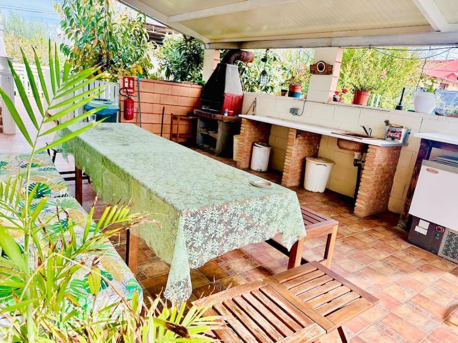 A 4km De Con Piscina Y Caliente Holiday home *