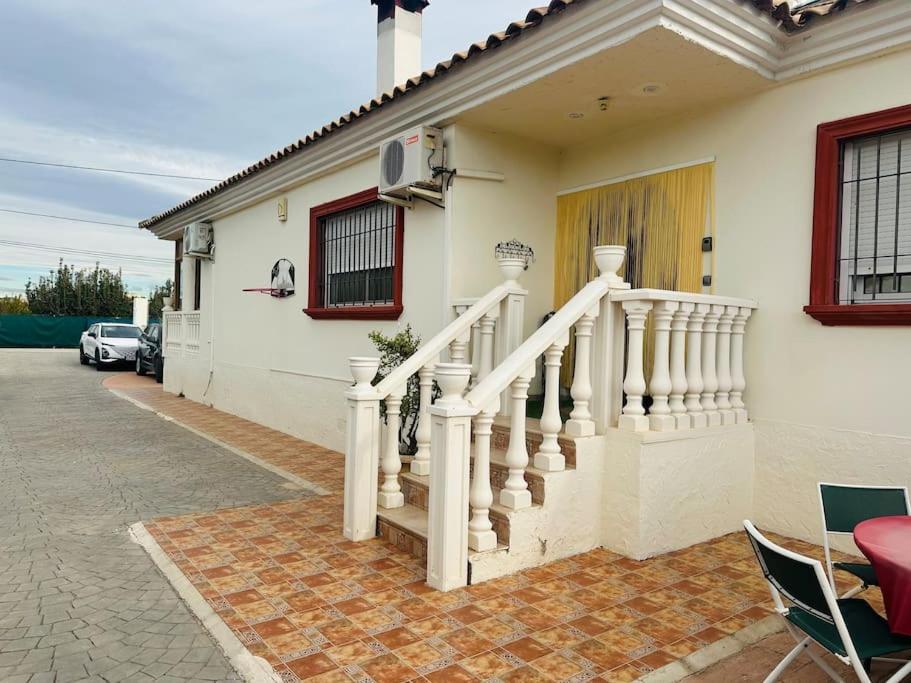 A 4km De Con Piscina Y Caliente Holiday home *