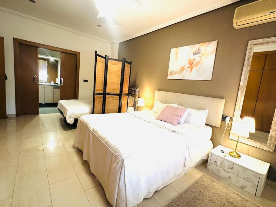 A 4km De Con Piscina Y Caliente Holiday home *