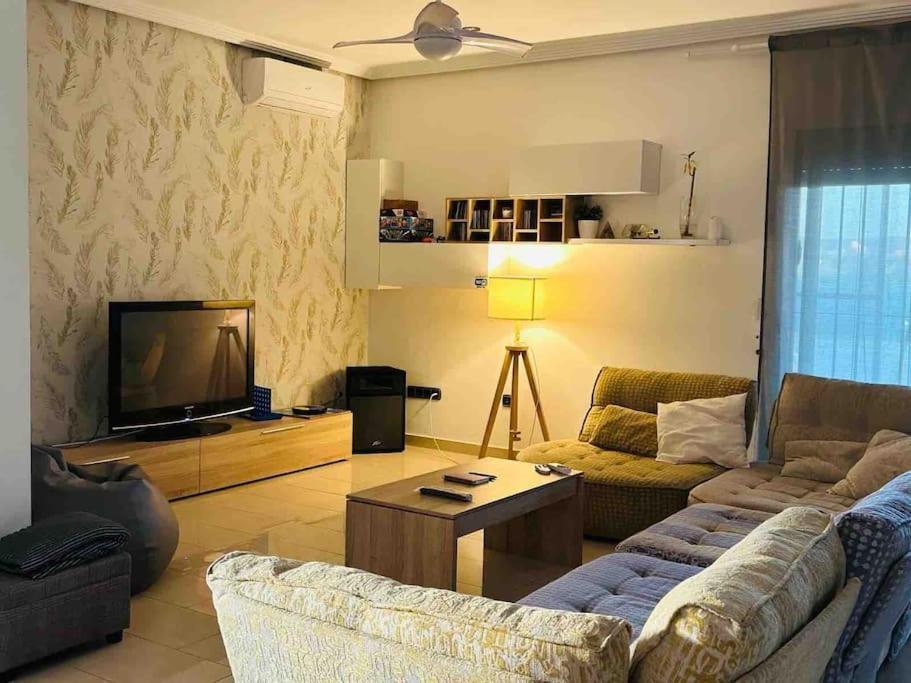 A 4km De Con Piscina Y Caliente Holiday home *