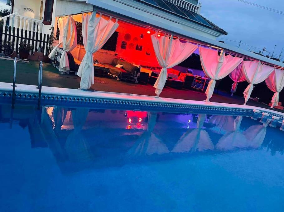 Holiday home A 4km De Con Piscina Y Caliente