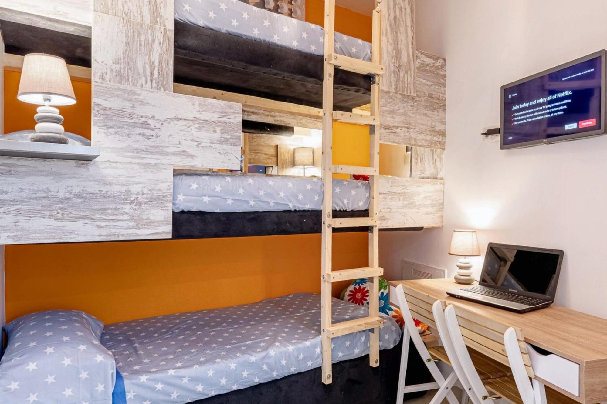 Spacious With Pool In The Heart Of 128 M² Murcia