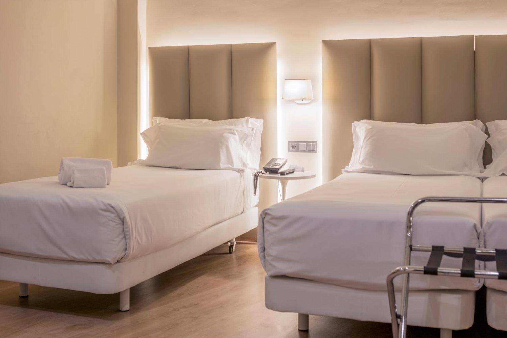 Hesperia Centro 3*
